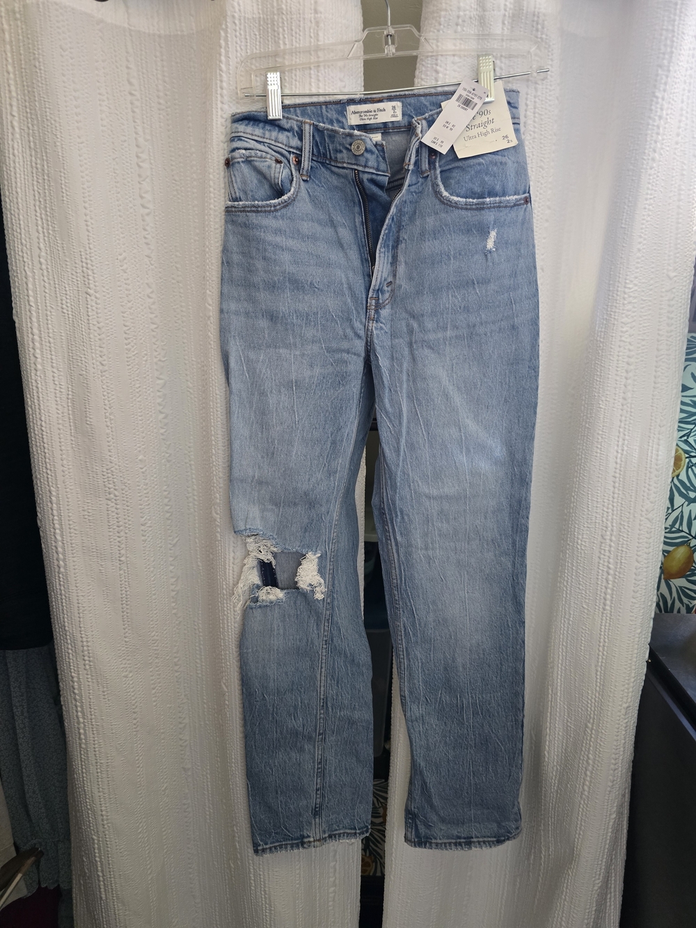 Womens Size 26 Abercrombie & Fitch Light Wash Straight Leg Distressed Jeans